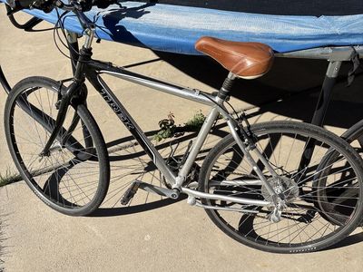 Trek 7000 Hybrid Bike - Silver & Black, Bontrager Components
