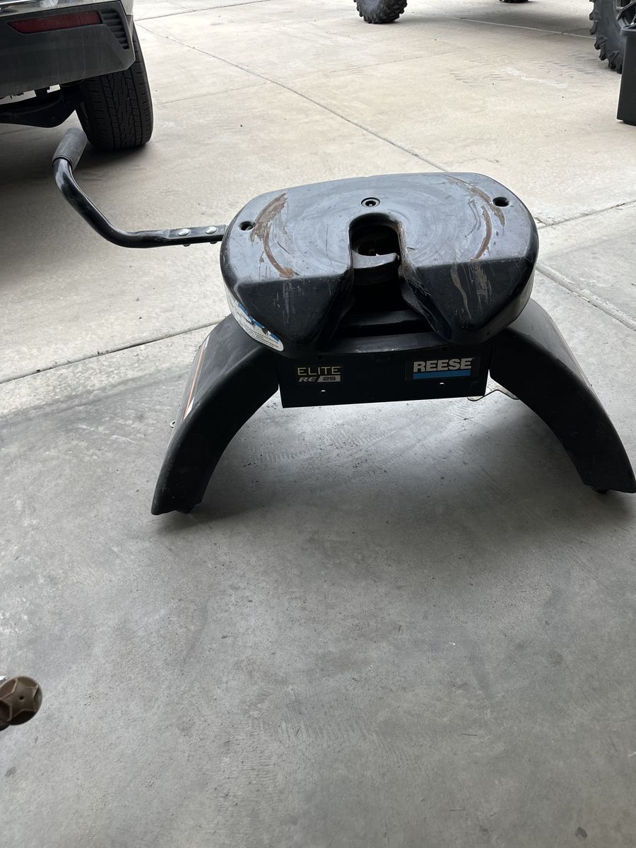 REESE 5th Wheel Hitch 25K