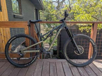 2022 Rocky Mountain Altitude Alloy 30 - Medium