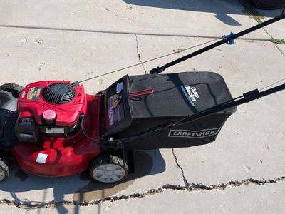 Craftsman Gold 6.25 Gas Lawn Mower with Dust Blocker Bag (Model 247.377000) self propelled