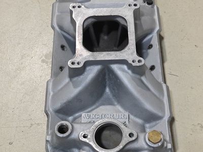 Edelbrock Victor Jr. Intake Manifold for Small Block Chevy