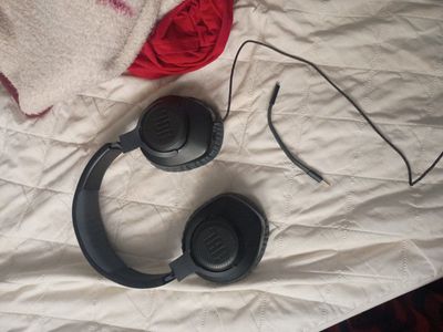 quantum headphones with detachable mic