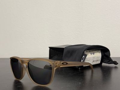 New Oakley Manorburn – Prizim Polarized Sunglasses