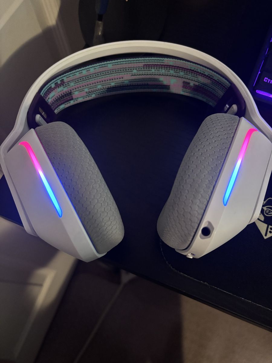Logitech G733 LIGHTSPEED Wireless Gaming Headset White with RGB Lighting