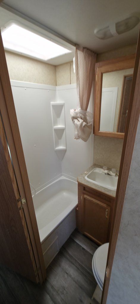 Main image 3