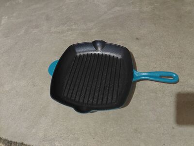 KHQ 10.8 inch cast iron grill pan