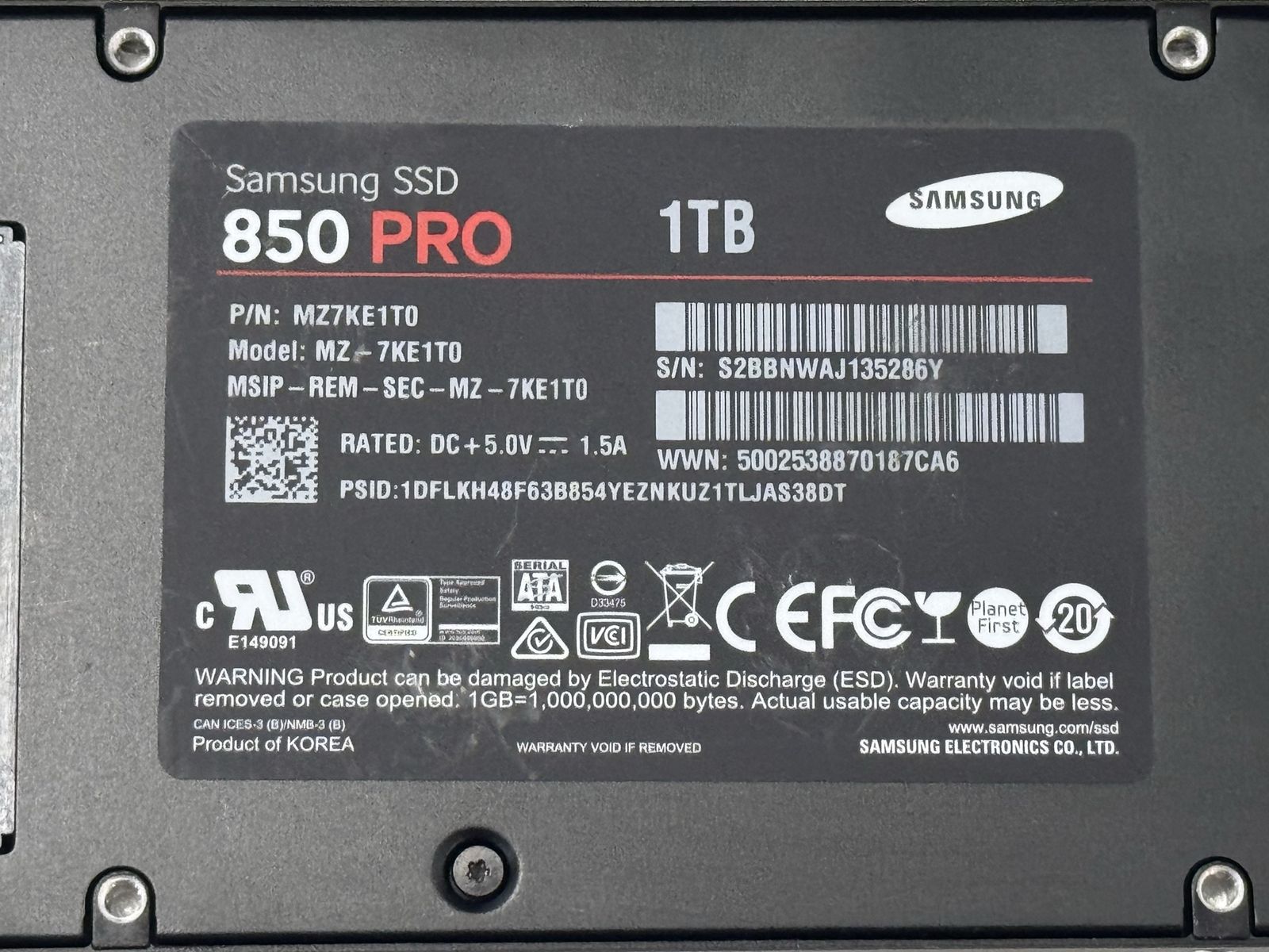 Main image 3