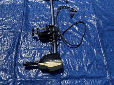 Minn Kota 65 Vintage Transom Mount Electric Trolling Motor with Battery Clips
