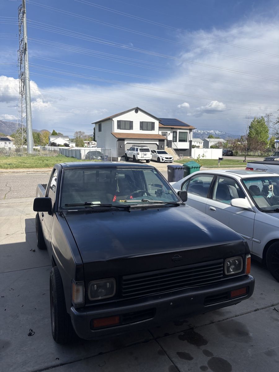 1995 NISSAN TRUCK XE