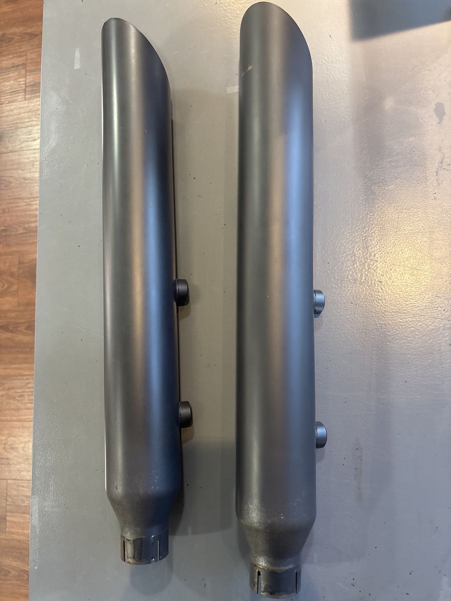 Harley-Davidson Slip-On Mufflers - Black Exhaust Pipes
