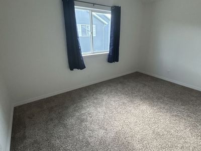 Private Master Bedroom & Bathroom for Rent - Vaulted cielings, Utilities included