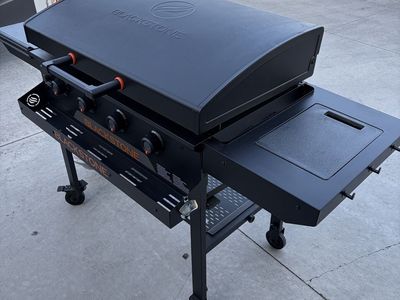 Blackstone 36” griddle with accessories. New condition