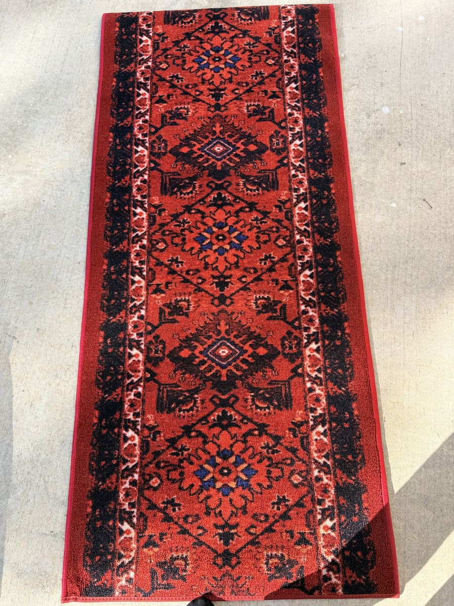 New. Beautiful Rug Runner 2x6 For Hallways