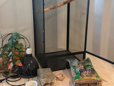 Zoo Med Reptibreeze reptile cage. Perfect condition.