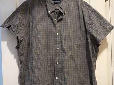 Cropped Lands' End Men's XL Plaid Short Sleeve Button-Up Shirt, Regular Fit, Made in Philippines