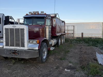 Dump Truck 2002 Peterbilt 379