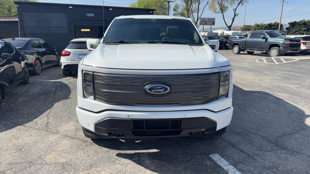 2023 Ford F-150 Lightning Platinum