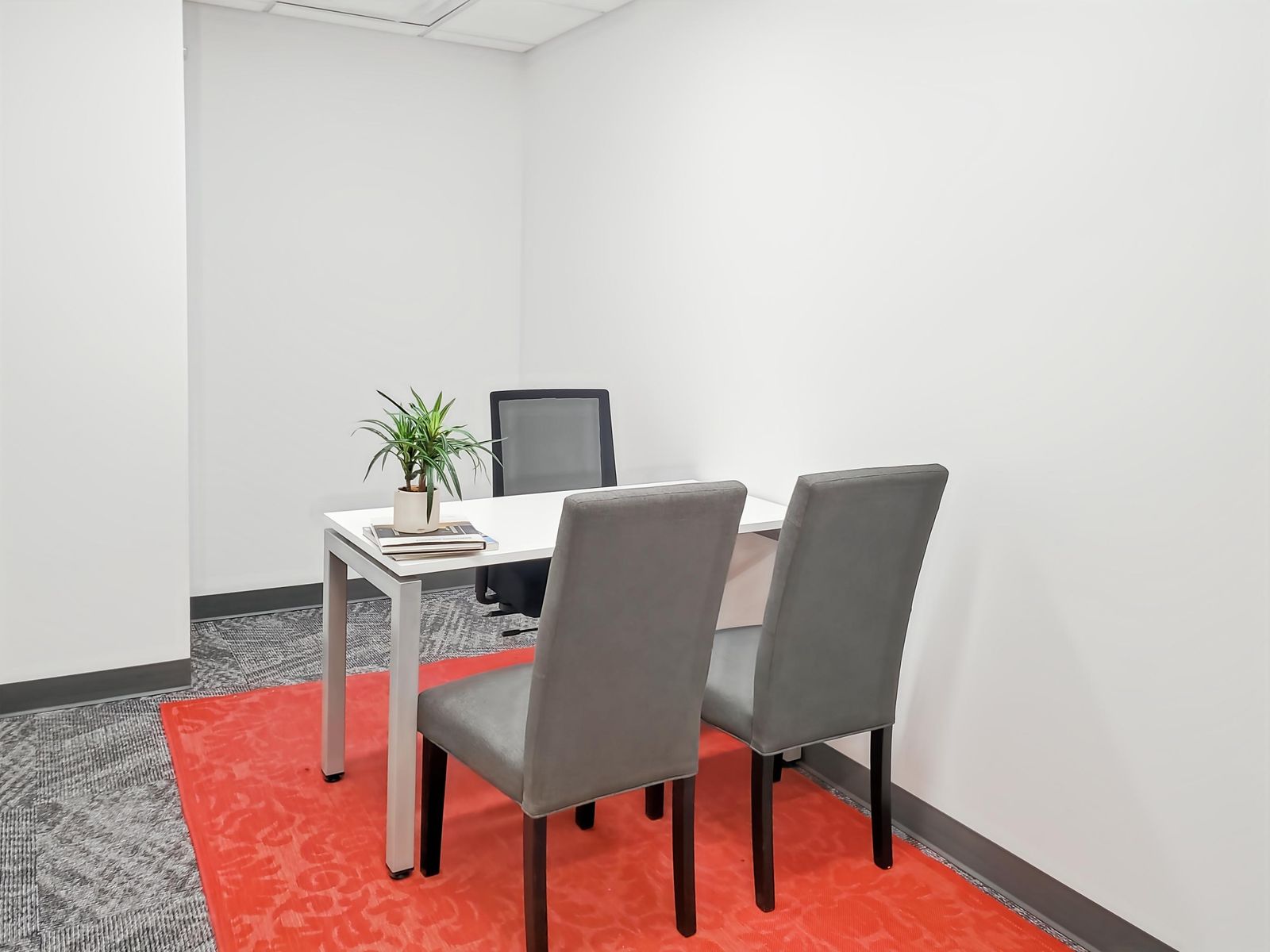 30% OFF Dedicated Offices, Available for Immediate Move-In!