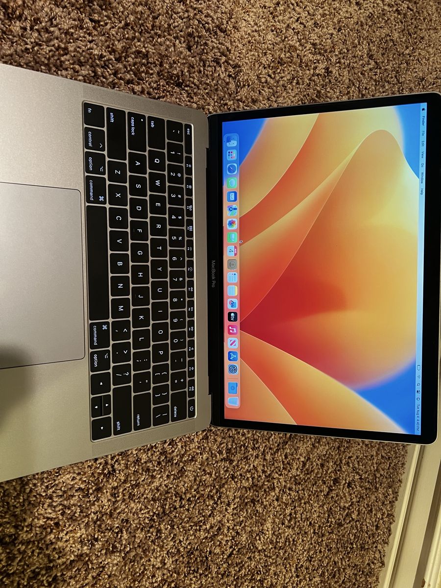 Apple MacBook Pro 13-inch (2022) - Space Gray