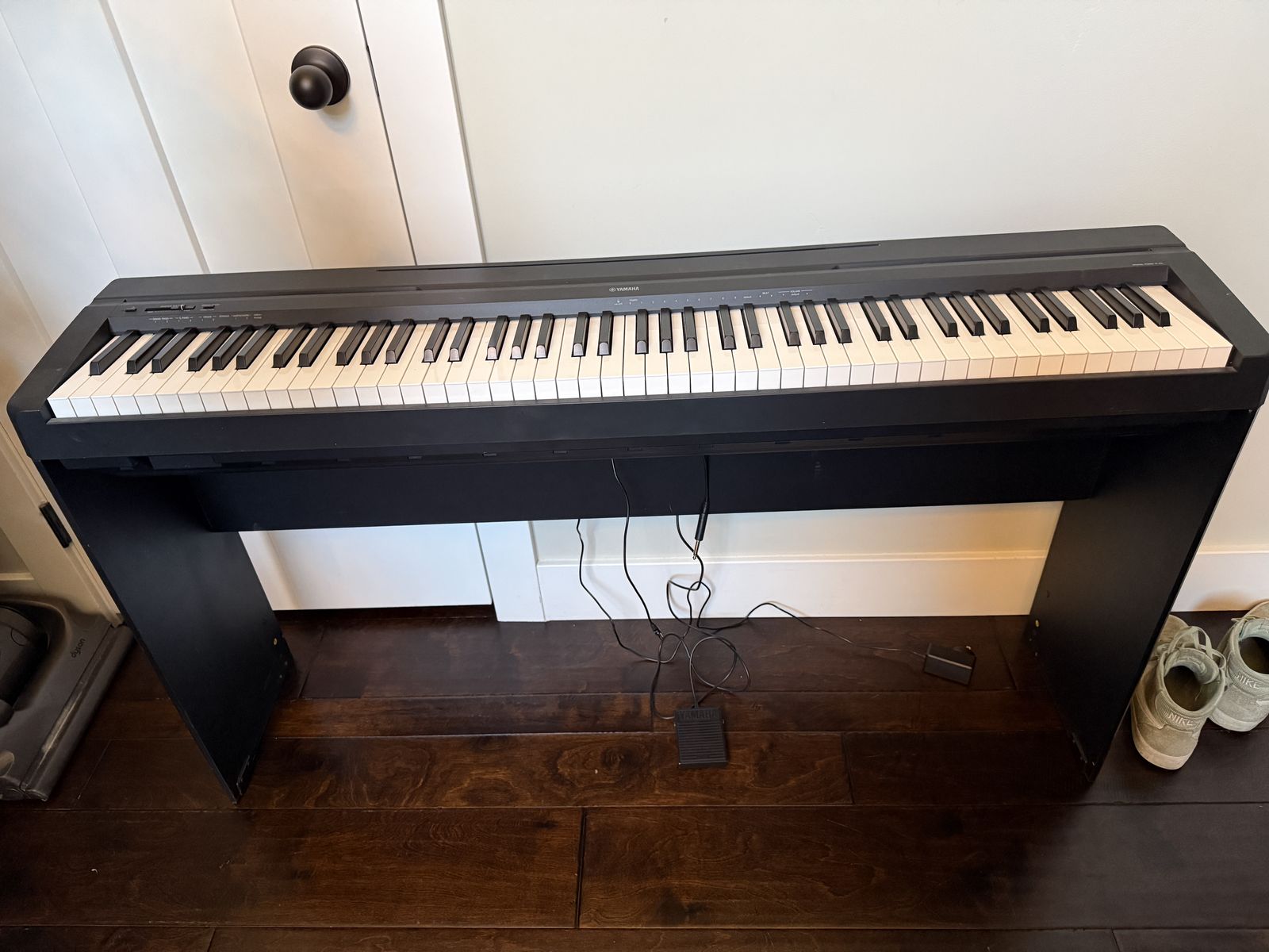 Yamaha P-45 88-Key Weighted Digital Piano/ keyboard with stand and pedal.