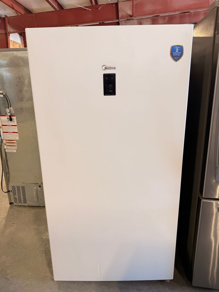Midea 17 cu. ft. Garage Ready Frost-Free Freezer!