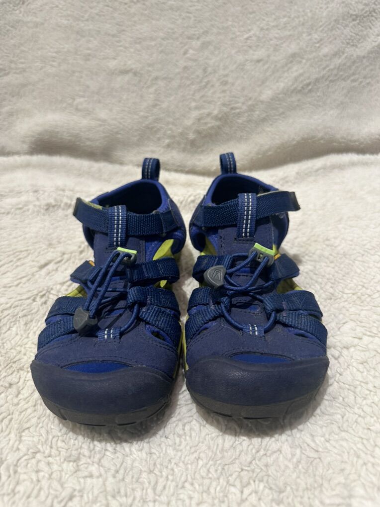 Keen Youth Size 3 Blue Hiking/Water Sandals