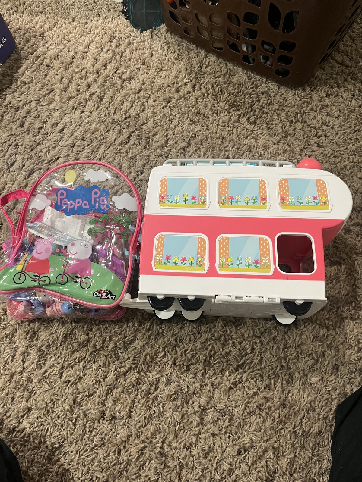Peppa pig camper van with all accessories and figures with peppa pig backpack
