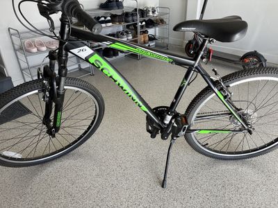 Size 26 Mens Schwinn Mountain Bike