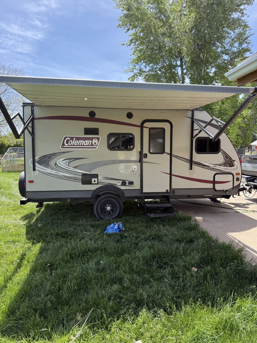2019 Coleman camp trailer