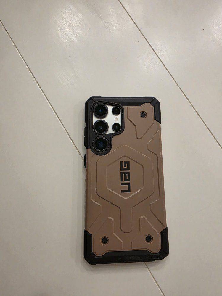 512GB Samsung Galaxy S25 ULTRA UNLOCKED W/ UAG Case & Screen Protector Included