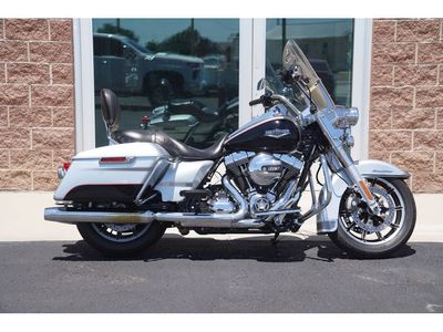 2015 Harley-Davidson FLHR Road King