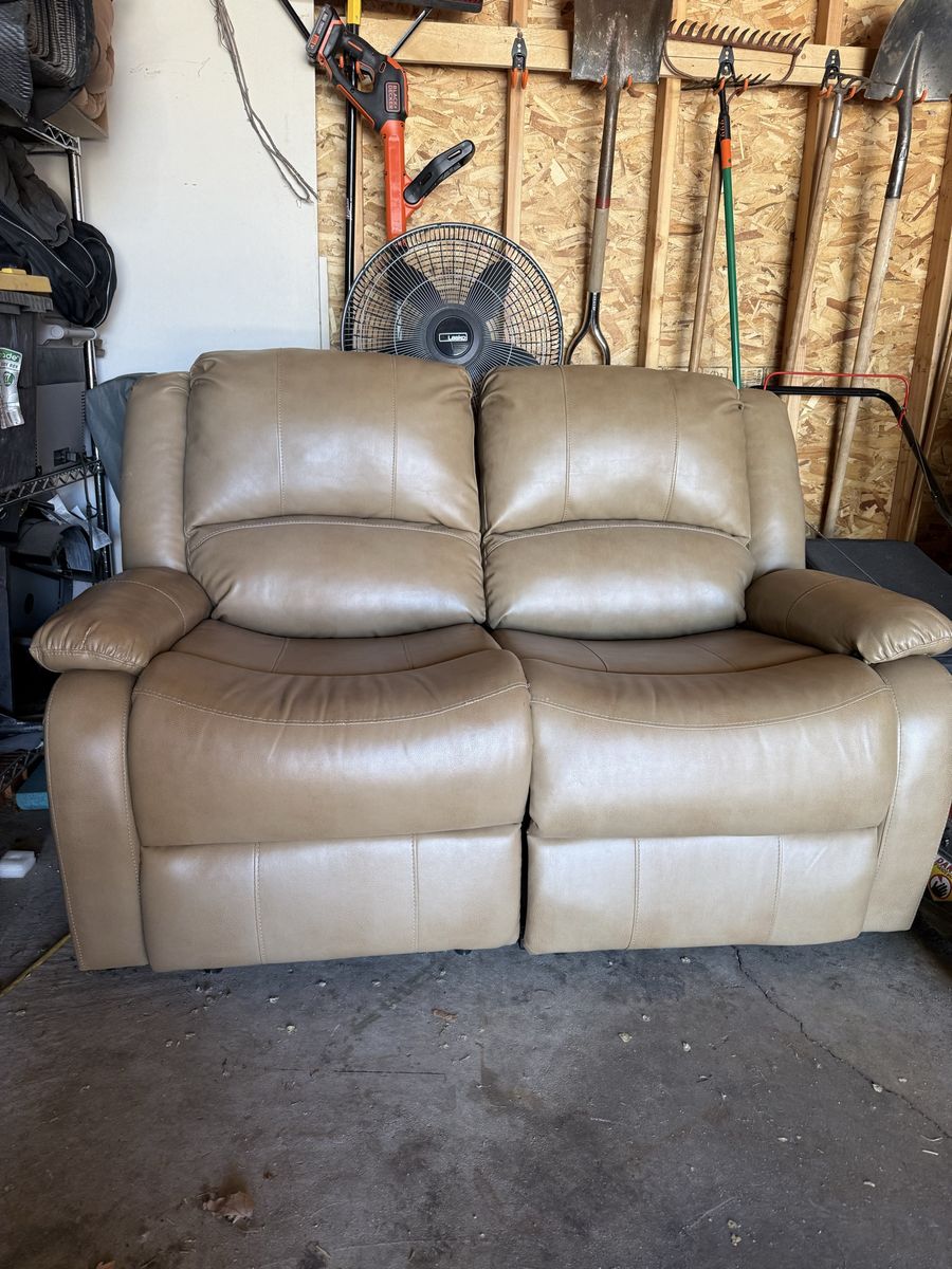 Recliner Love seat