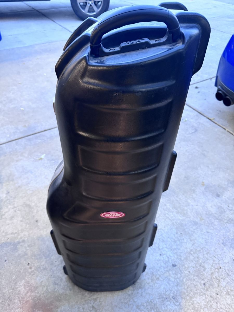 SKB rolling hard golf case travel