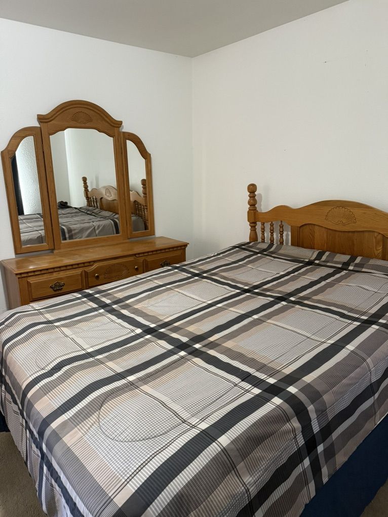 Solid Wood Queen Bedroom Set