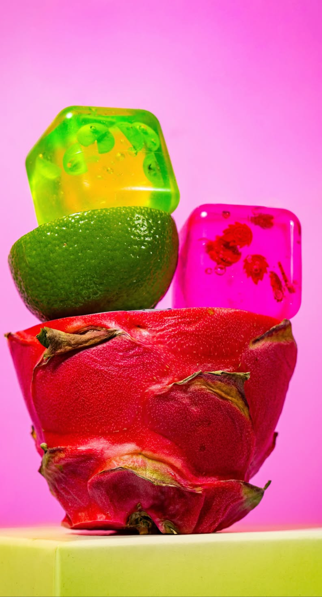 *MAKE ME AN OFFER*  Brand New Swig Drinks Lil Squish- (Pink Dragonfruit)