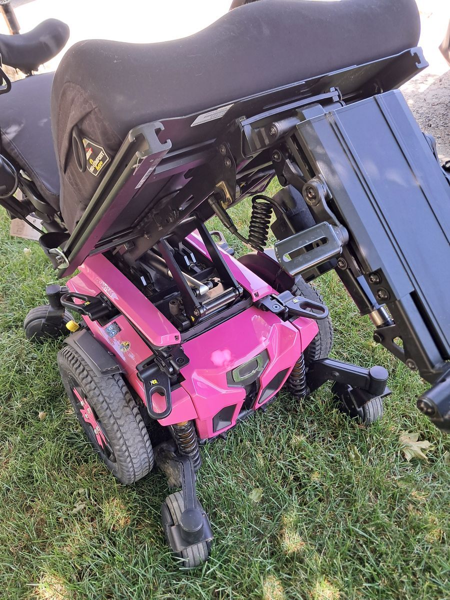 Quantum 3 Edge 3.0 Power Wheelchair Pink, Adjustable, With Charger