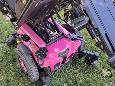 Quantum 3 Edge 3.0 Power Wheelchair Pink, Adjustable, With Charger