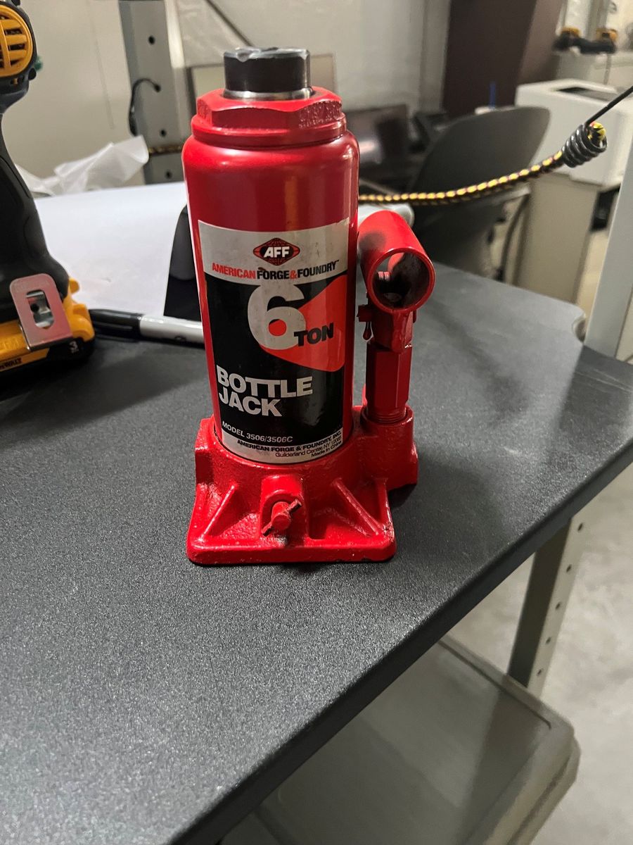 6 Each 6 Ton Jack