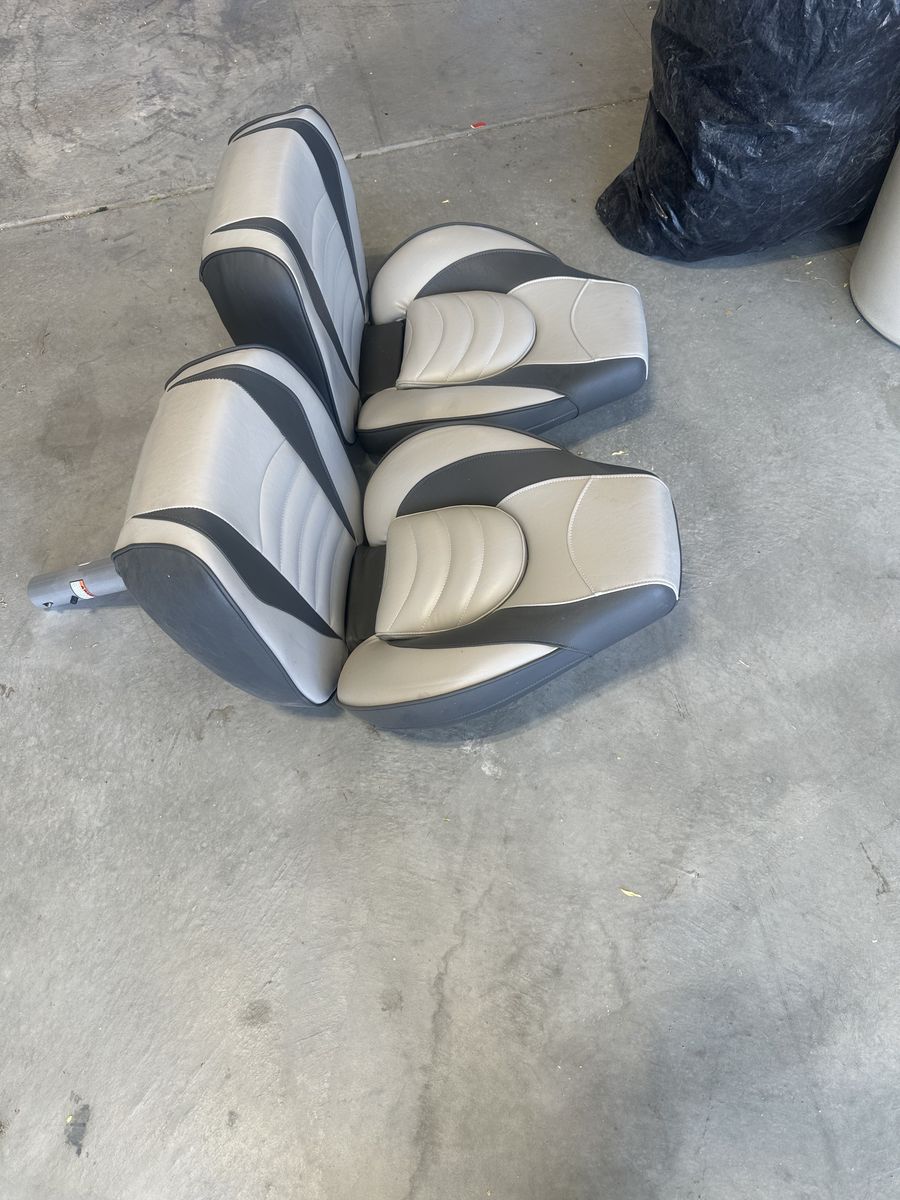 2 New boat seats