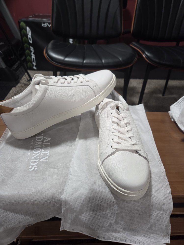 Allen Edmonds Courtside Leather Sneaker in white leather 9.5 E