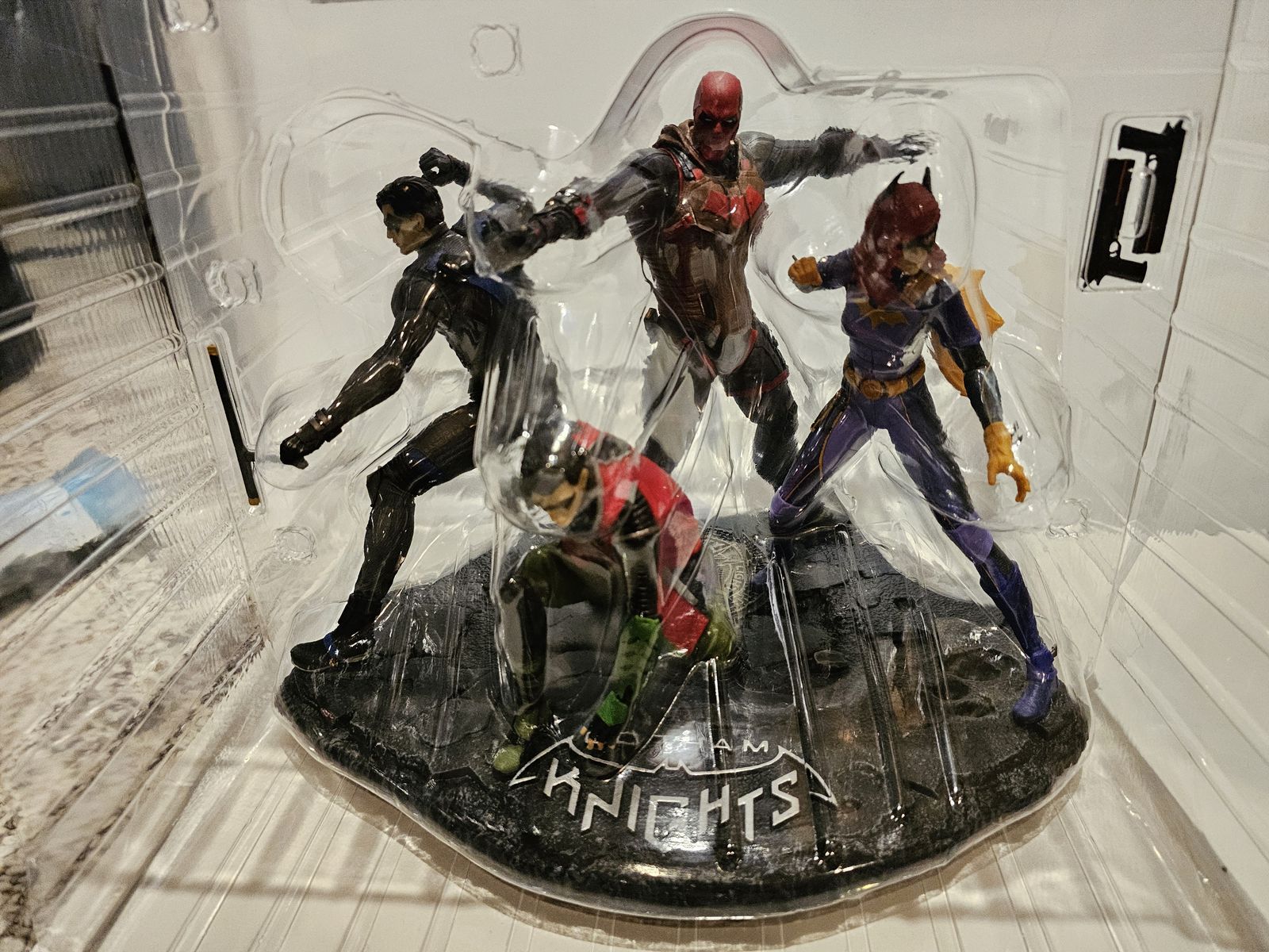 Gotham Knights Collector's Edition (Xbox) Statue and Goodies.