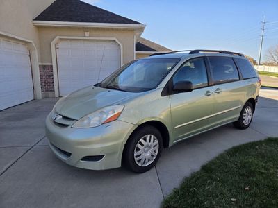 2008 TOYOTA SIENNA LE 8-Passenger