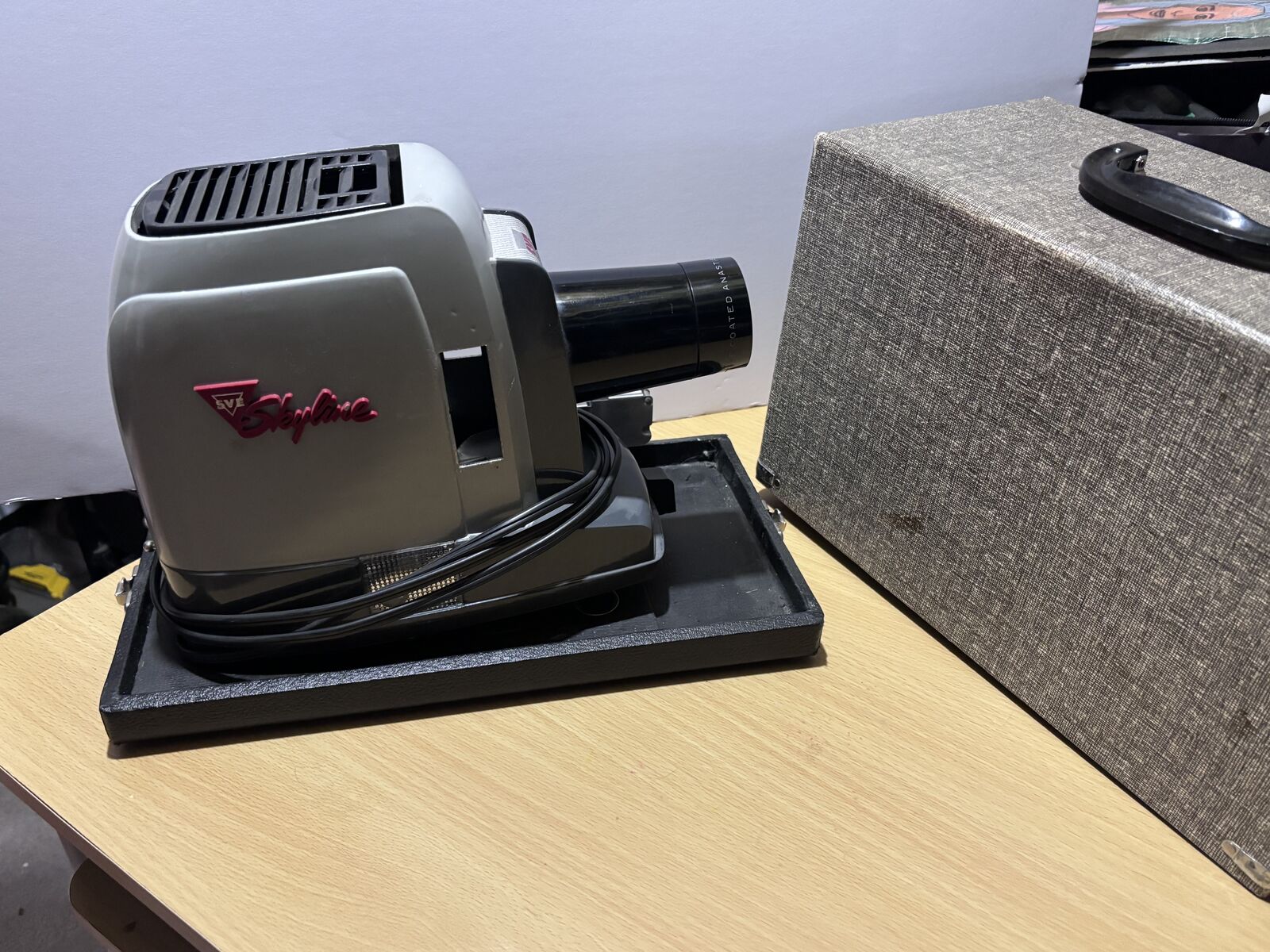 Sky line Deluxe projector