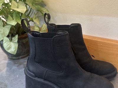 SOREL Chelsea Hi-line Boots *like new!