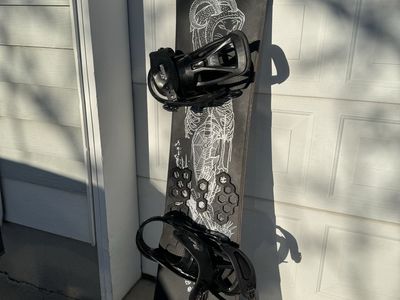Ride Wildlife snowboard with burton bindings