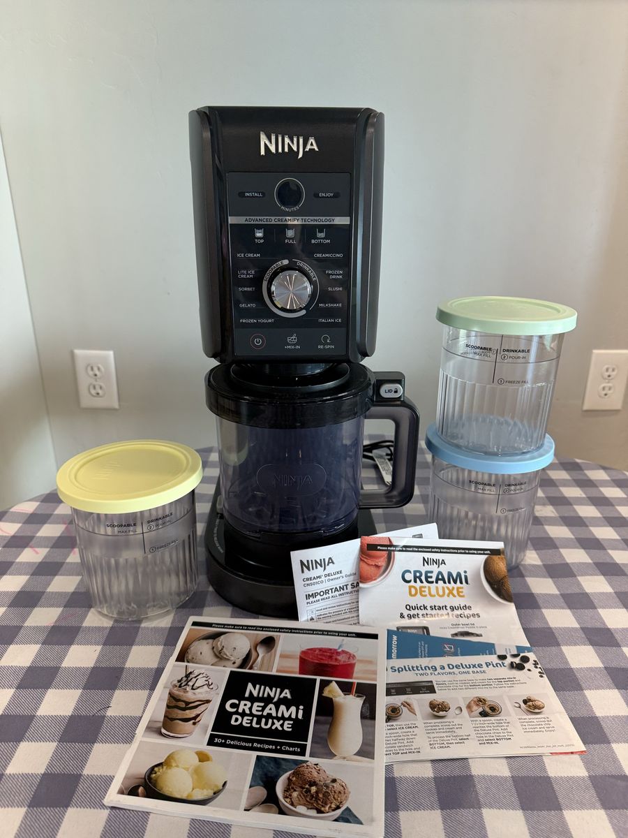 Ninja Creami Deluxe Ice Cream & Frozen Treat Maker CN501CO - Like New with 3 Pint Containers