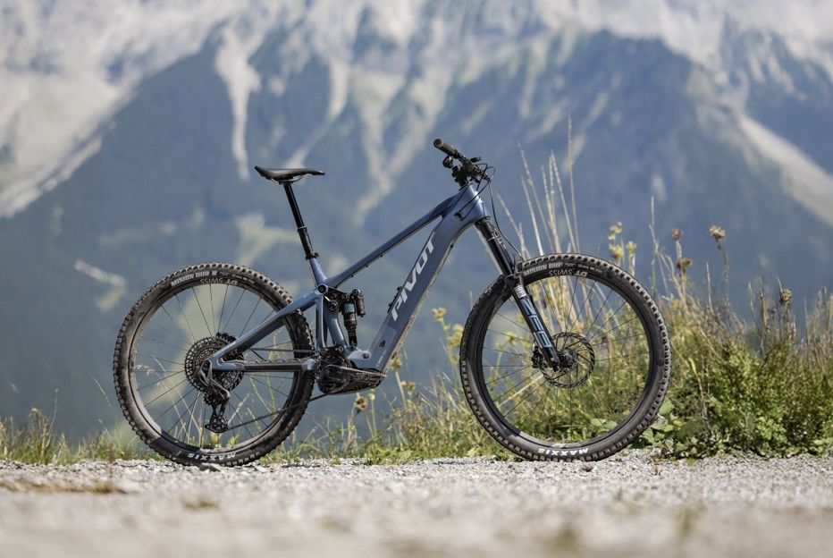 Pivot Shuttle AM medium