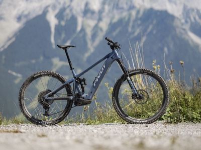 Pivot Shuttle AM medium