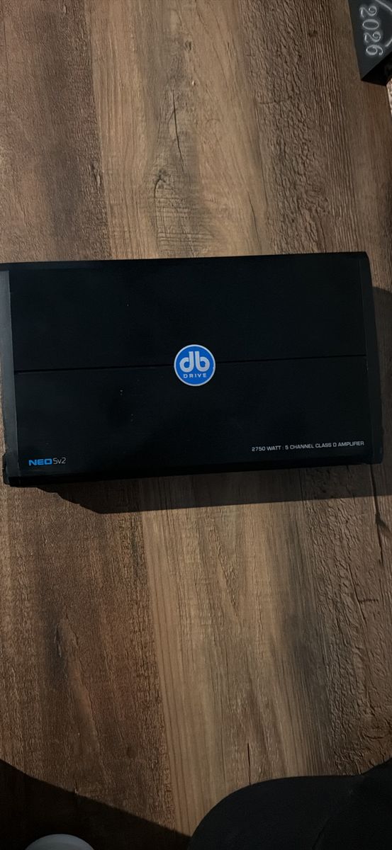 Neo5v2 2750 W 5 channel Amplifier