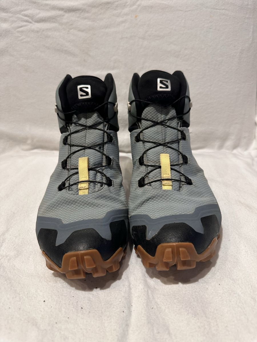 Salomon women’s size 9 grey/blue Gore-Tex Crosshike lightweight mid hiking boots